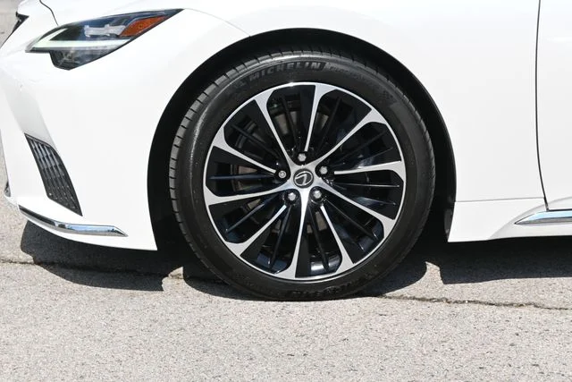 Certified Used 2021 EMINENT WHITE PEARL Lexus 500 Base image 15