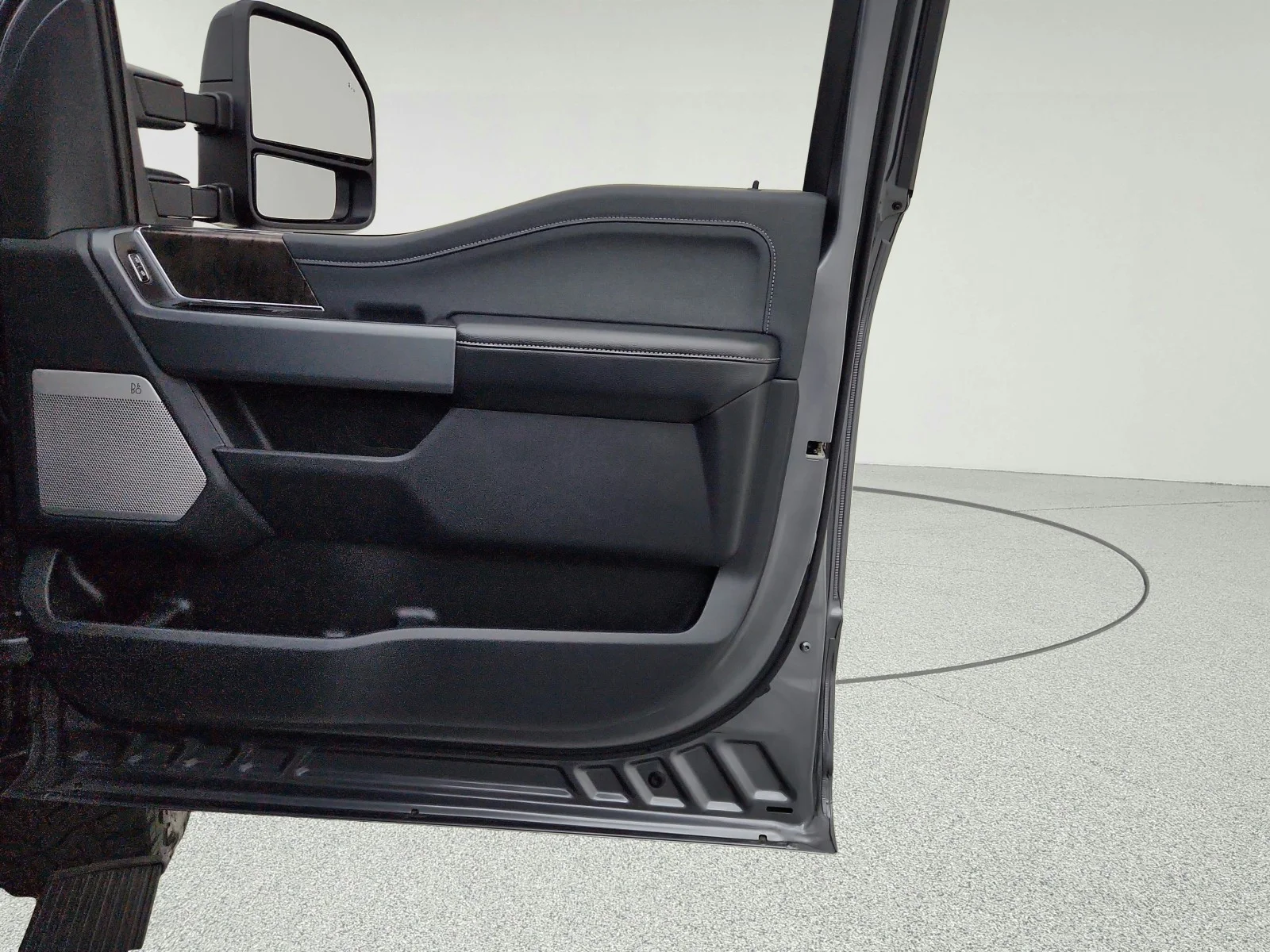 Used 2024 CARBONIZED GRAY Ford LARIAT image 24