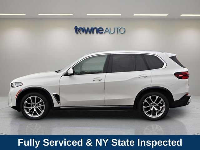 Used 2024 White BMW xDrive40i image 2