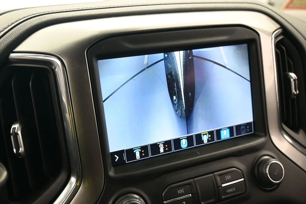 Used 2022 Iridescent Pearl Tricoat Chevrolet LTZ image 22