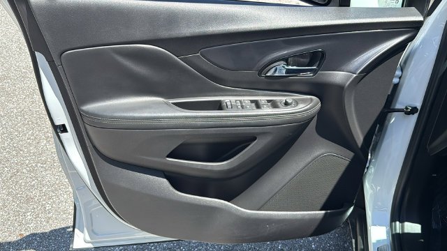 Used 2021 Summit White Buick Preferred image 16
