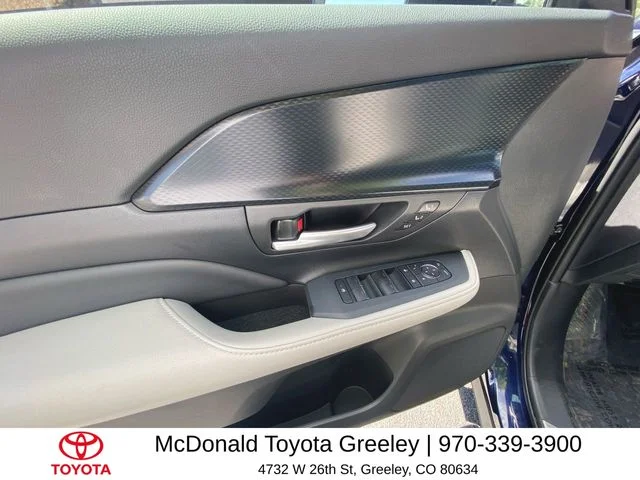 Used 2025  Toyota MAX Platinum image 13