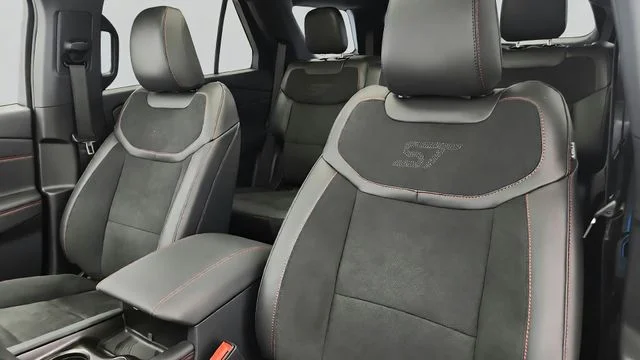 2026 Ford Explorer ST - Photo 36