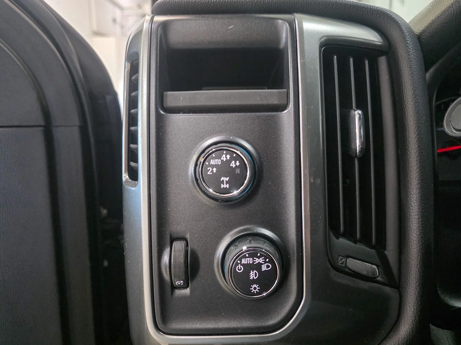 Used 2014 Black Chevrolet LT image 24