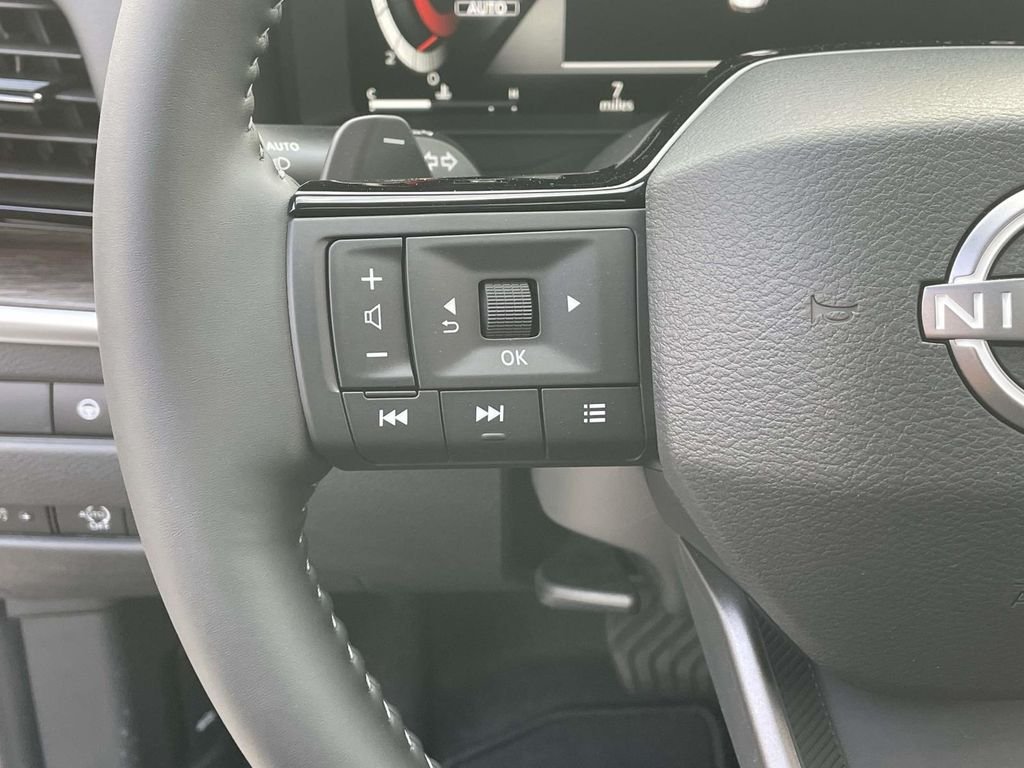 New 2026 Boulder Gray Pearl / Super Black Two-tone Nissan Platinum image 20