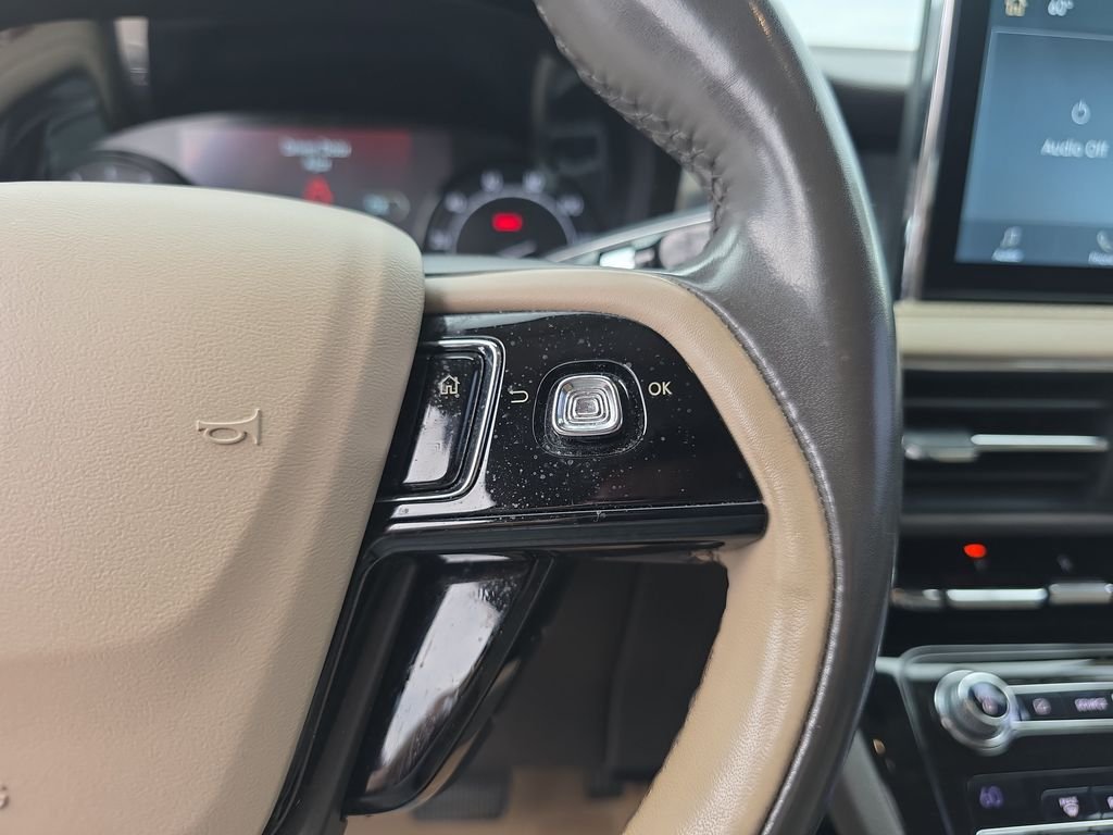 Used 2020 Ceramic White Lincoln Standard image 20