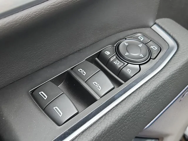2026 GMC Sierra 3500HD Denali - Photo 17