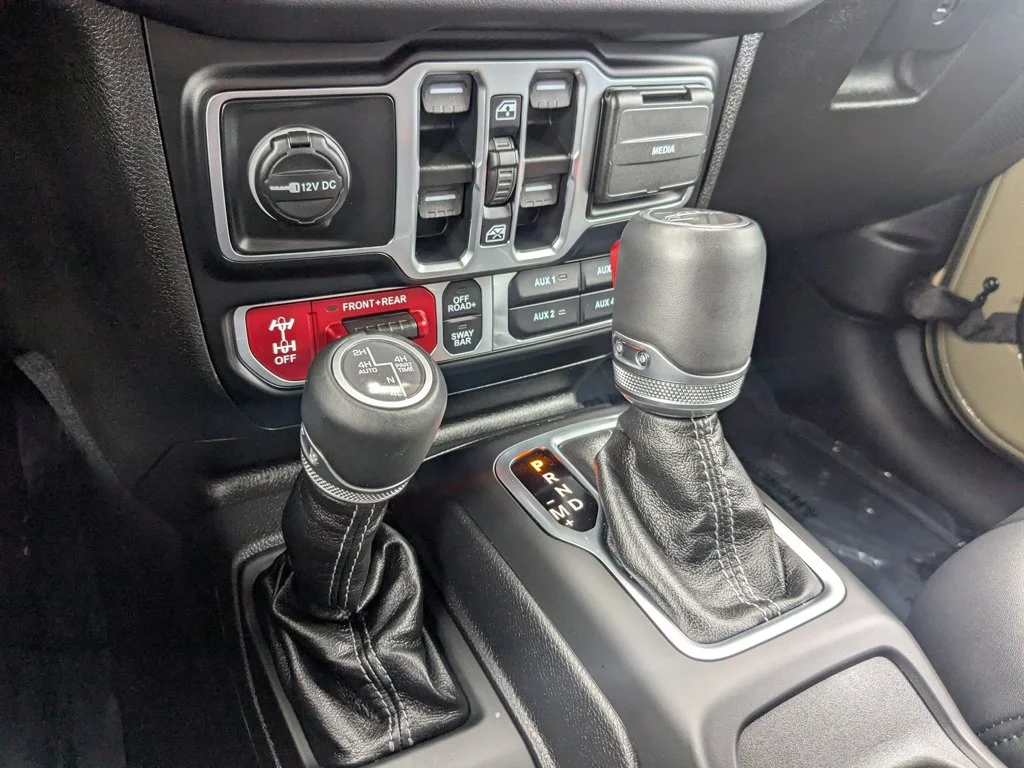 Used 2025 41 Jeep Rubicon X image 19