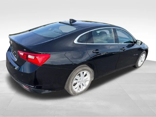 Used 2025 Mosaic Black Metallic Chevrolet 1LT image 6