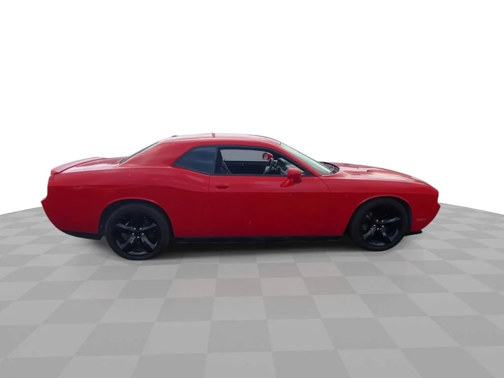 Used 2014 Red Dodge R/T image 4