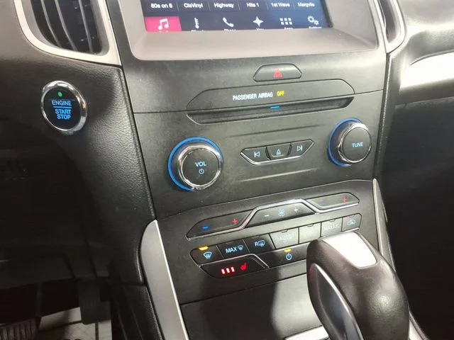 Used 2018 Black Ford SEL image 21