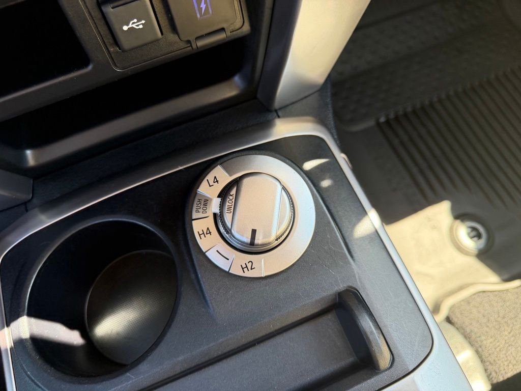 Used 2022 White Toyota SR5 image 24