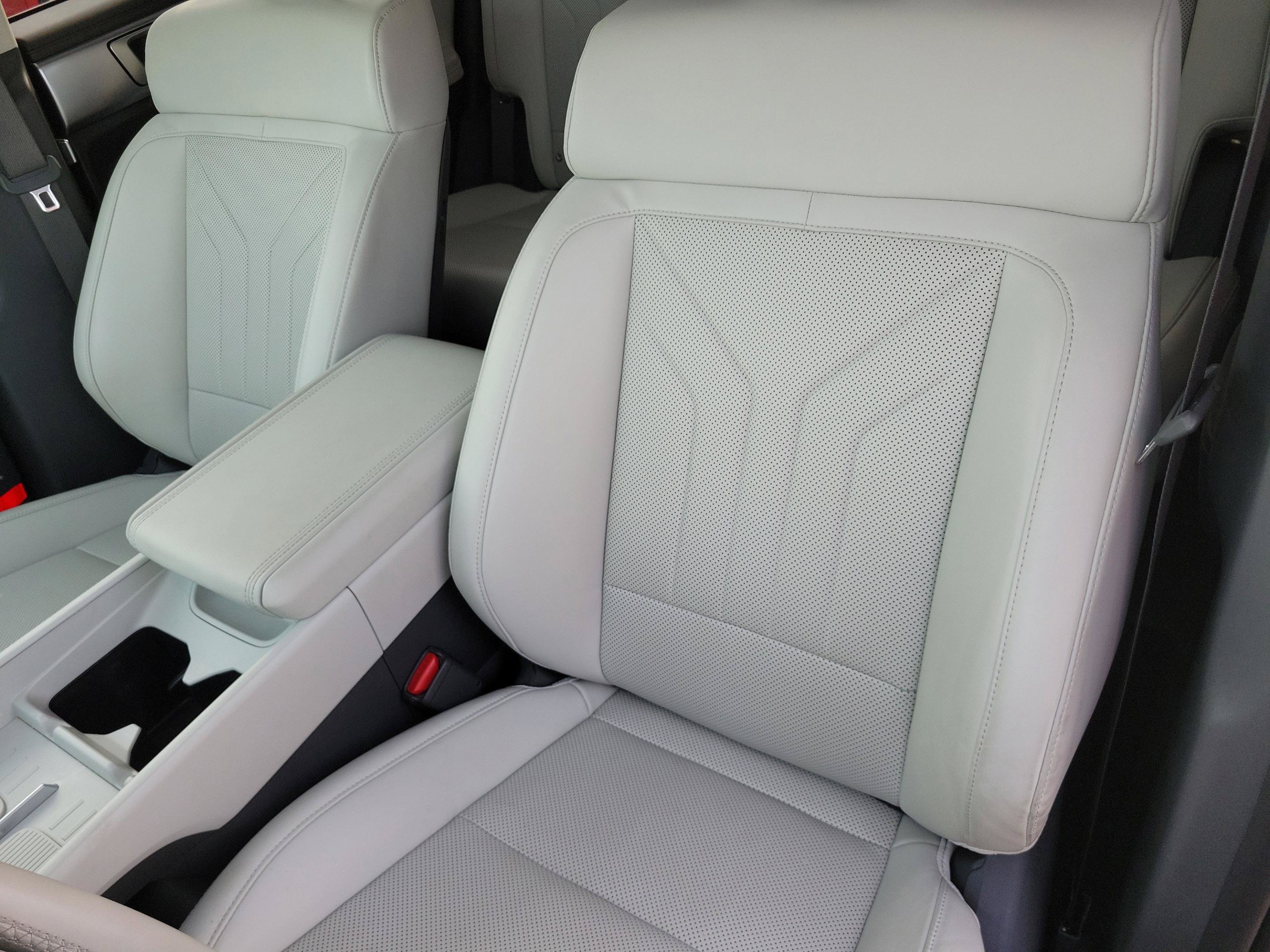 Used 2026 Shimmering Silver Hyundai SEL image 11