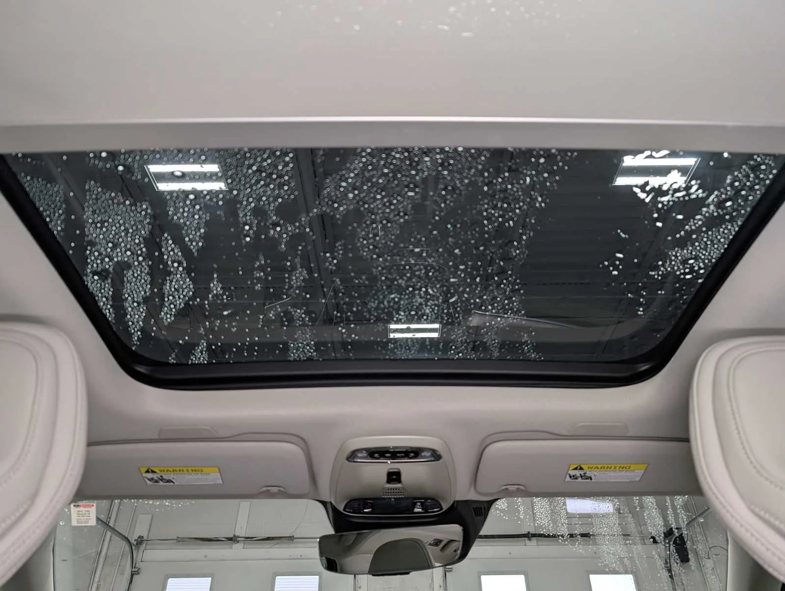 Used 2020  Volvo Momentum image 17