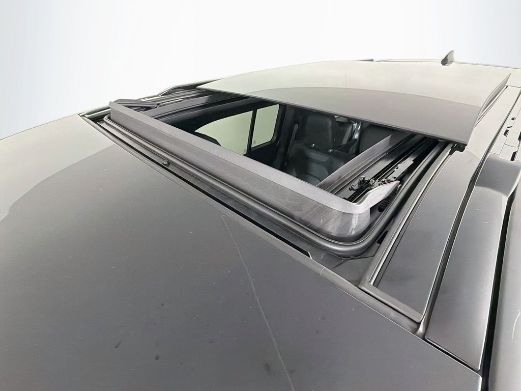 Certified Used 2023 Black Land Rover X-Dynamic SE image 23