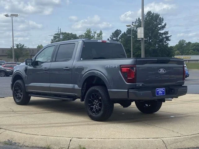 New 2026 Carbonized Gray Metallic Ford XLT image 4