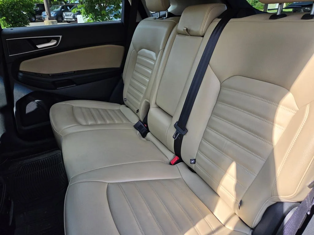 Used 2020 Blue Ford SEL image 21