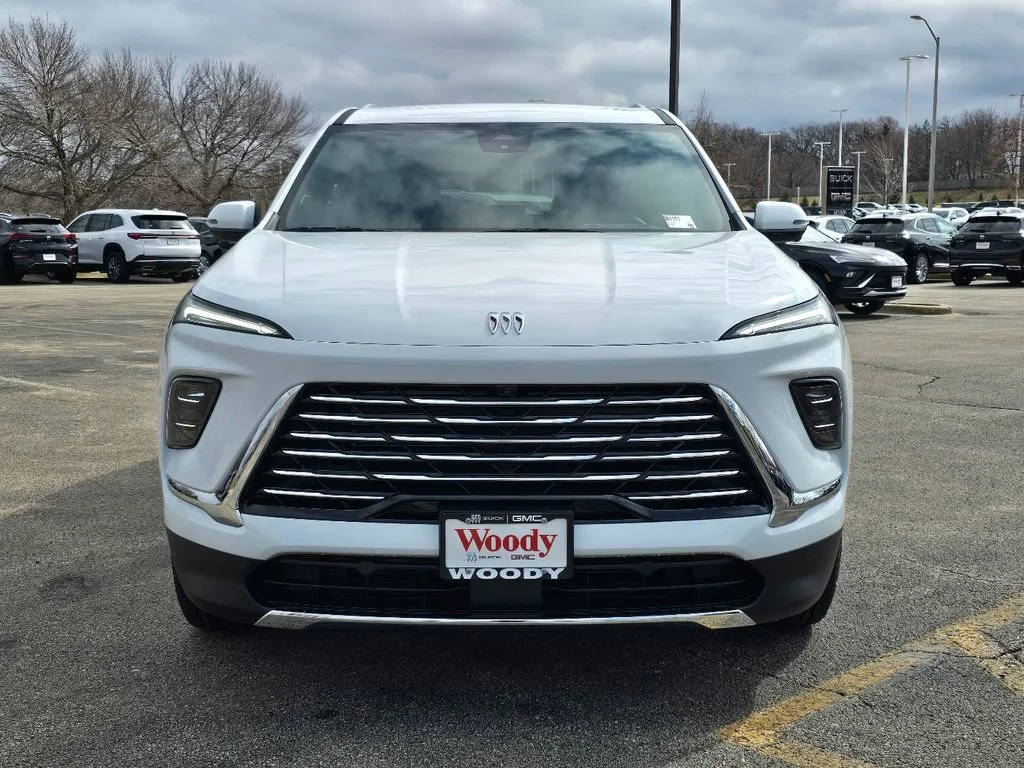 New 2026 Summit White Buick Preferred image 4