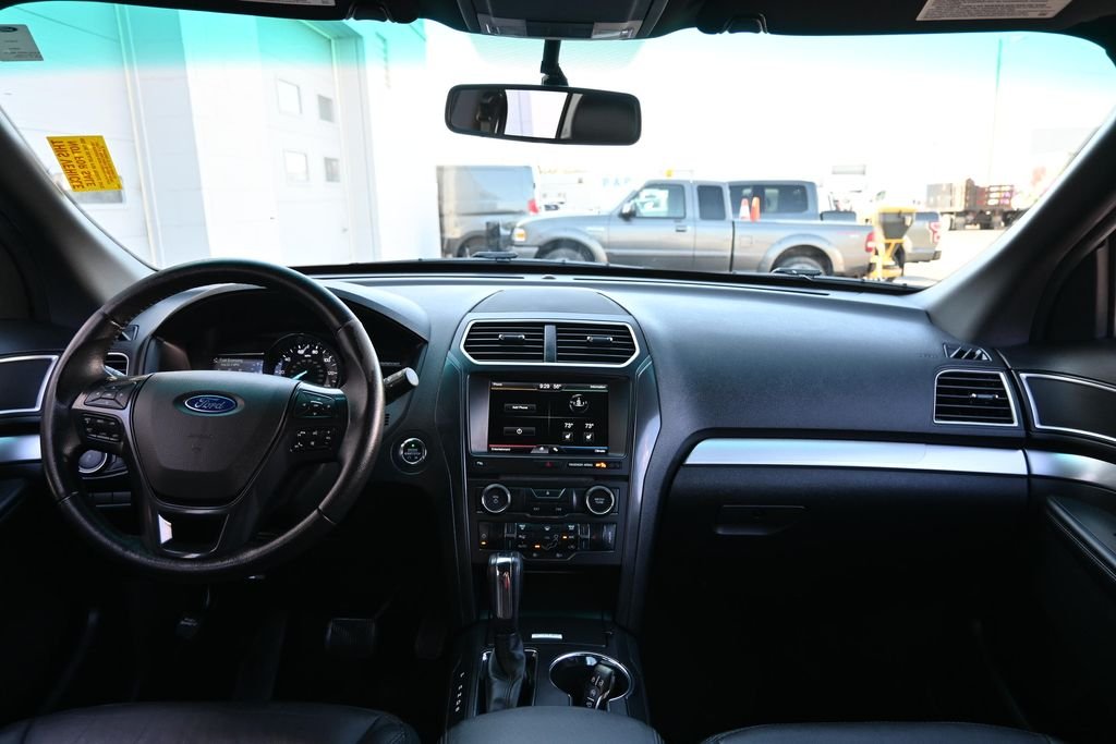 Used 2016 Shadow Black Ford XLT image 28