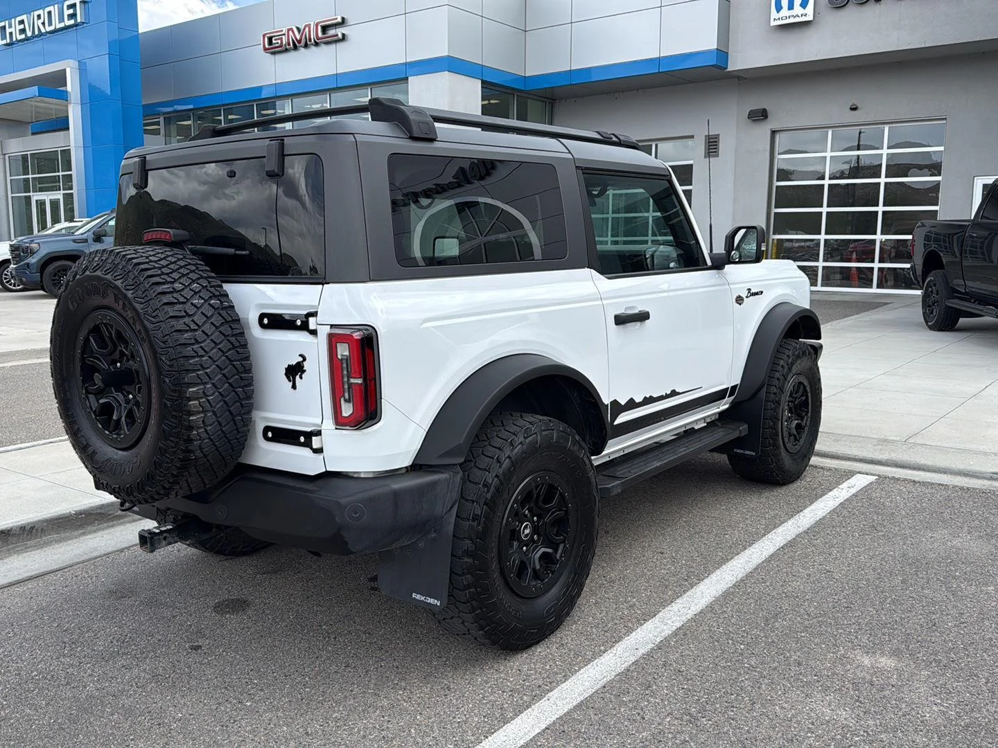 Used 2023 Oxford White Ford Wildtrak Advanced image 3