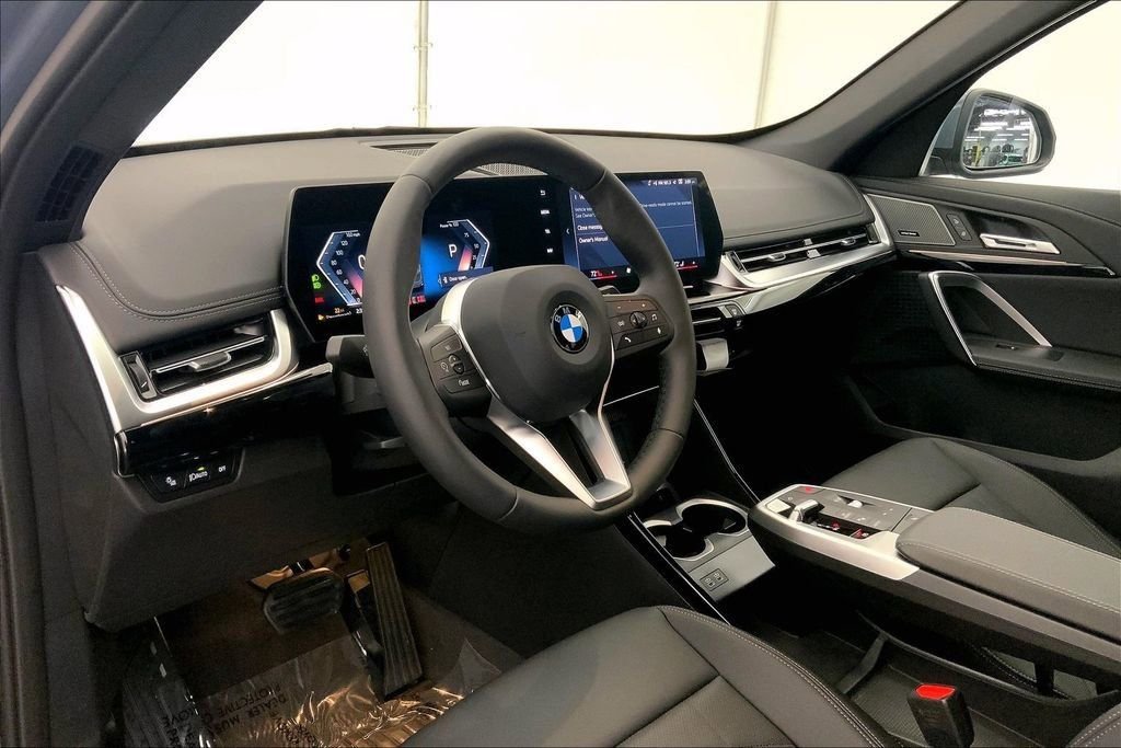 Used 2026 Storm Bay Metallic BMW xDrive28i image 3