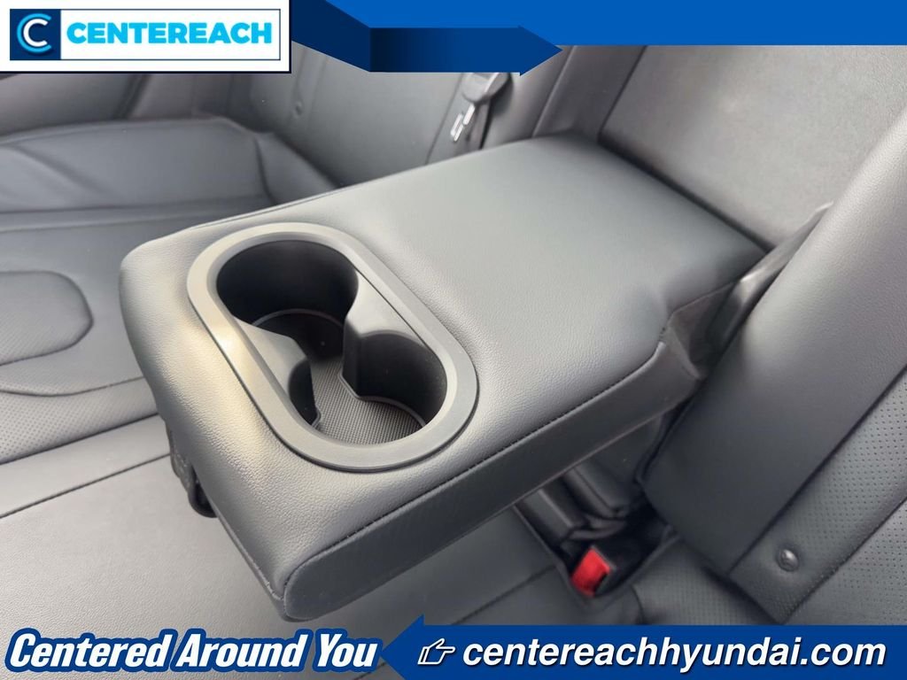 2022 Hyundai Elantra Limited - Photo 10