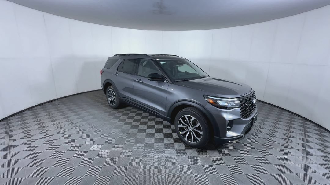 New 2027 Carbonized Gray Metallic Ford ST-Line image 2