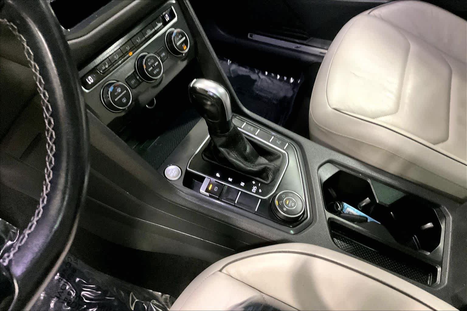Used 2020 Pyrite Silver Metallic Volkswagen SEL Premium R-Line image 17