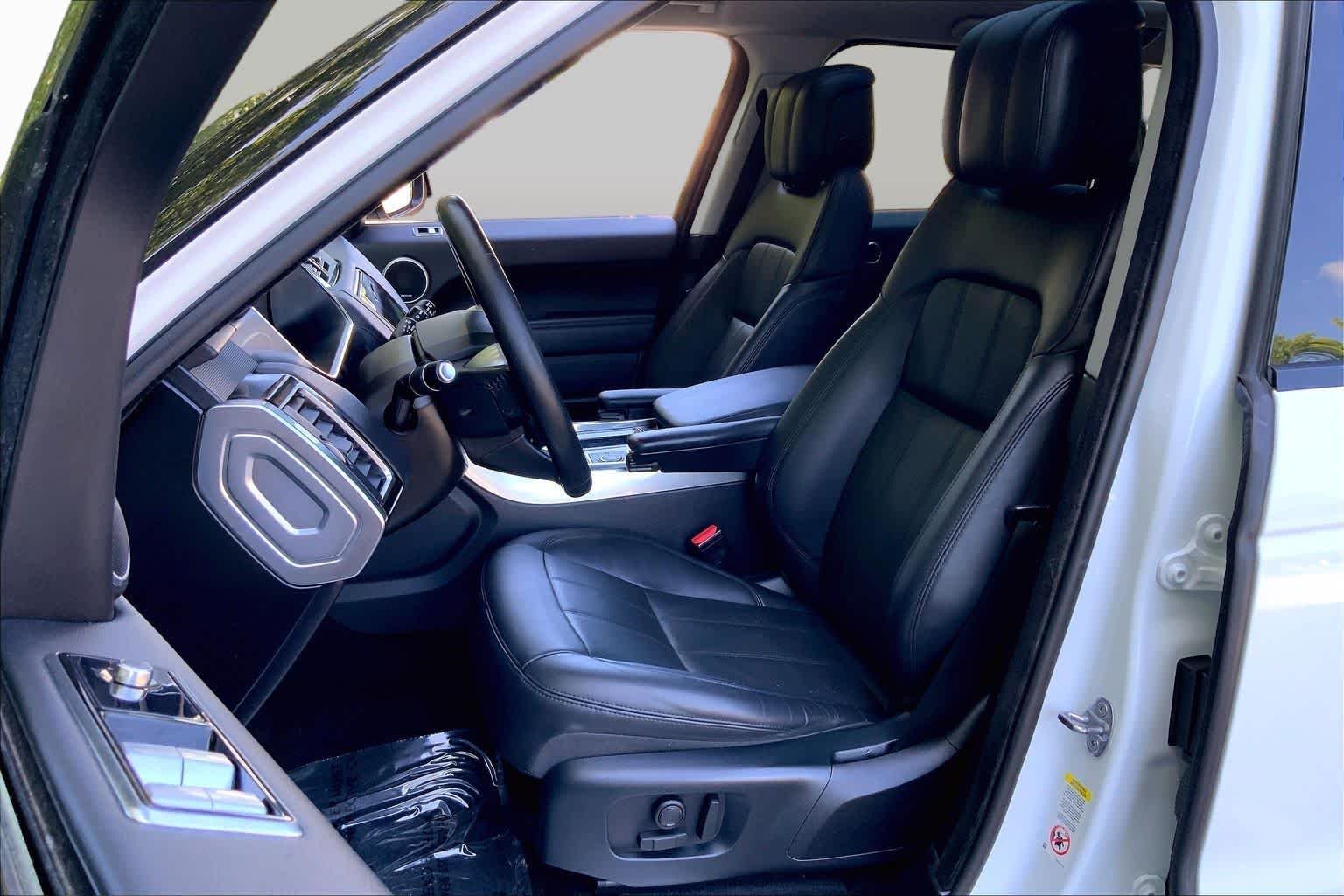 Used 2018 Fuji White Land Rover HSE image 9