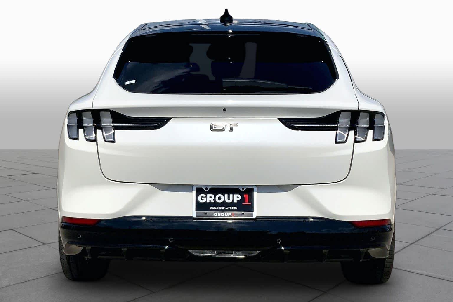 Used 2023 Star White Metallic Tri-Coat Ford GT image 4