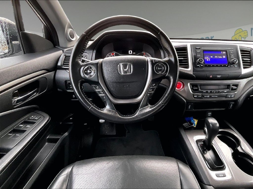 Used 2018 White Diamond Pearl Honda RTL image 17