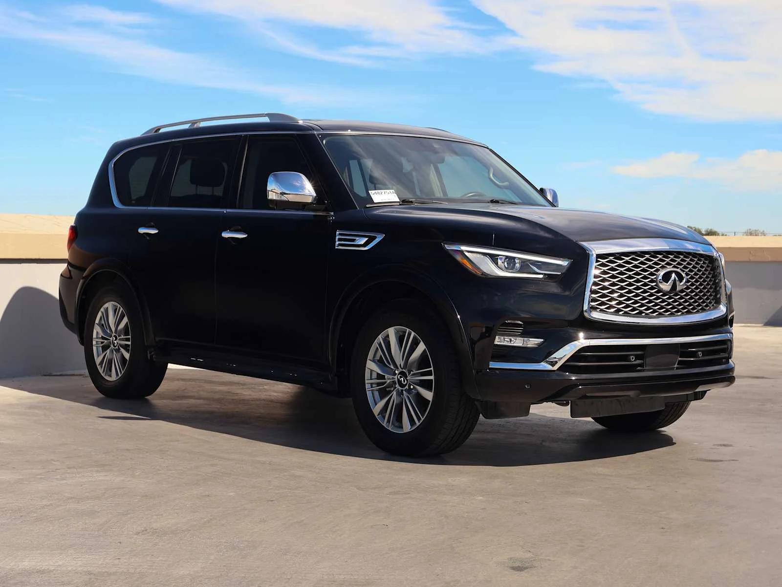 Certified Used 2021 Black Obsidian INFINITI LUXE image 3