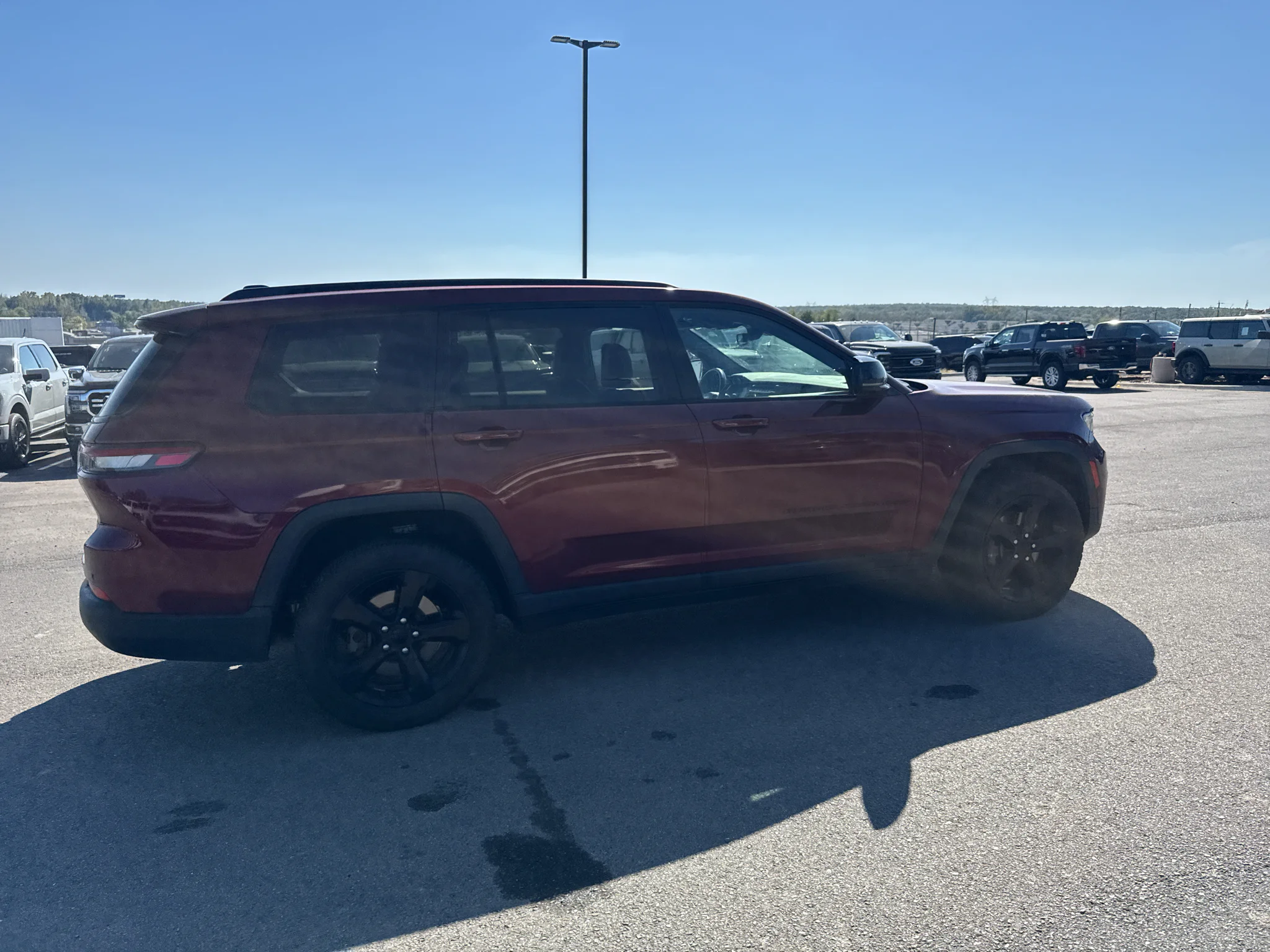 Used 2021 Velvet Red Pearlcoat Jeep Altitude image 7