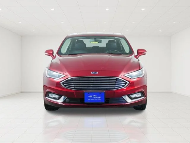 Used 2017 Red Ford SE image 3