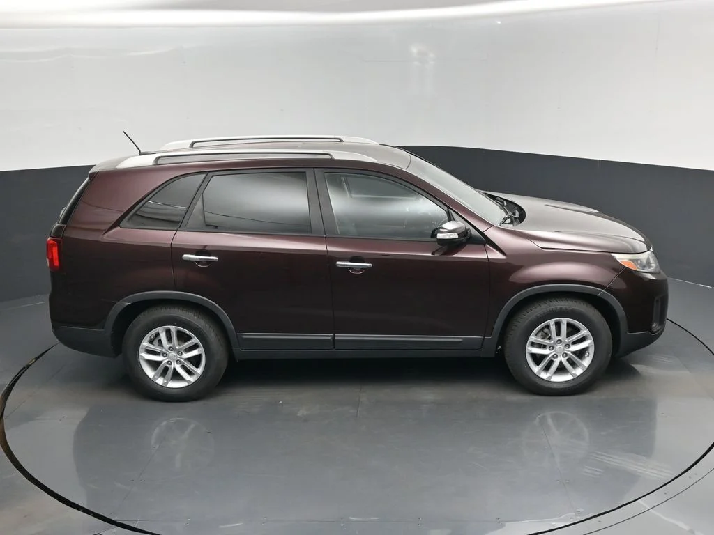 Used 2015 Red Kia LX image 13