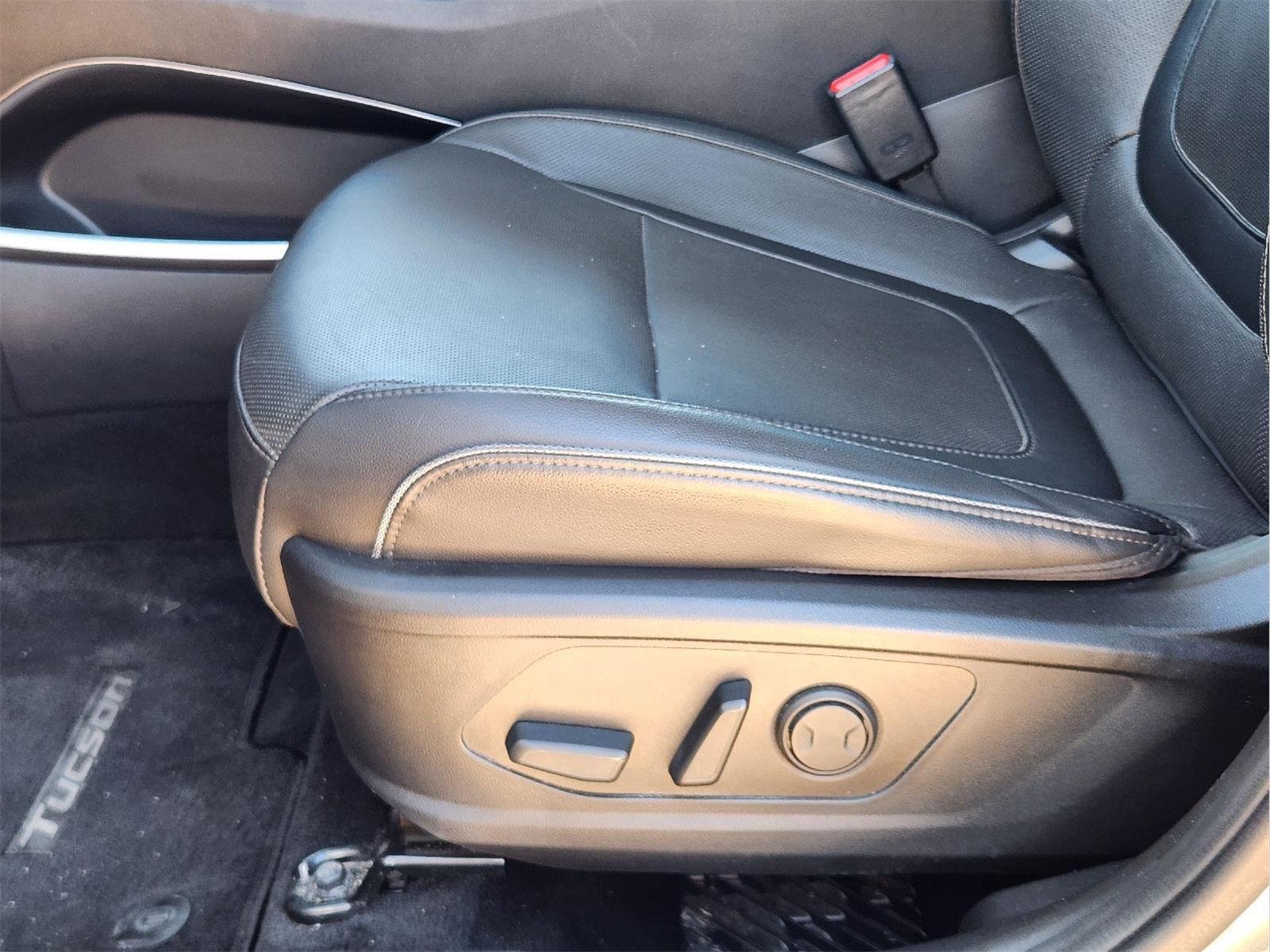 Used 2023 Amazon Gray Hyundai Limited image 23