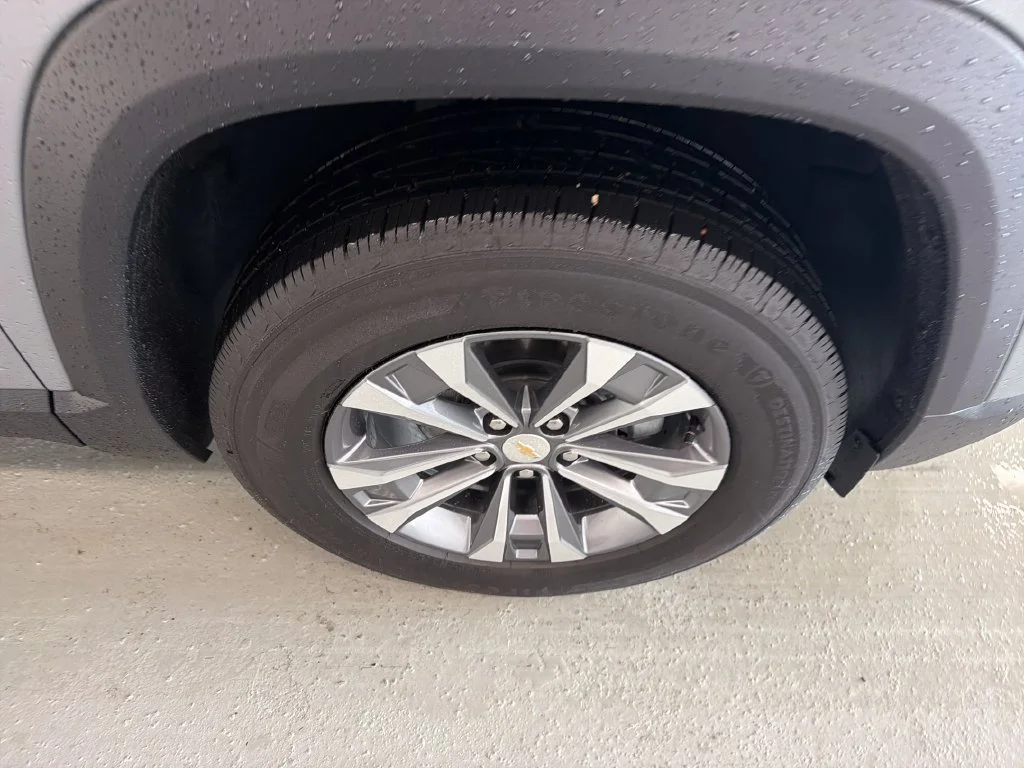 New 2027 Sterling Gray Metallic Chevrolet LT image 4