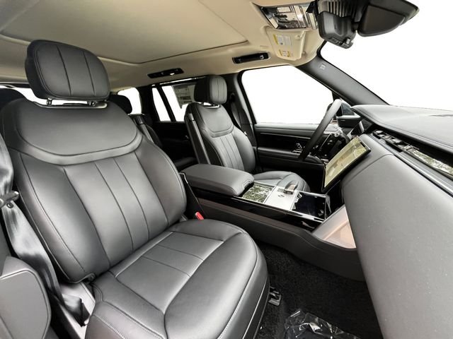 New 2026 Eiger Grey Land Rover SE image 16