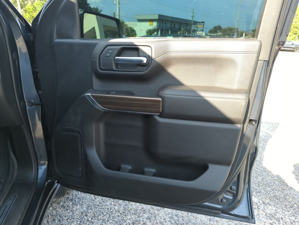 Used 2022 Gray Chevrolet LT image 31