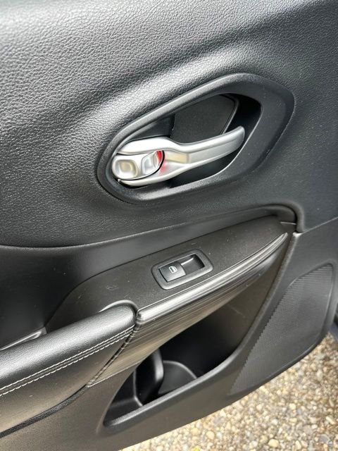 Used 2014 Billet Silver Metallic Jeep Limited image 14