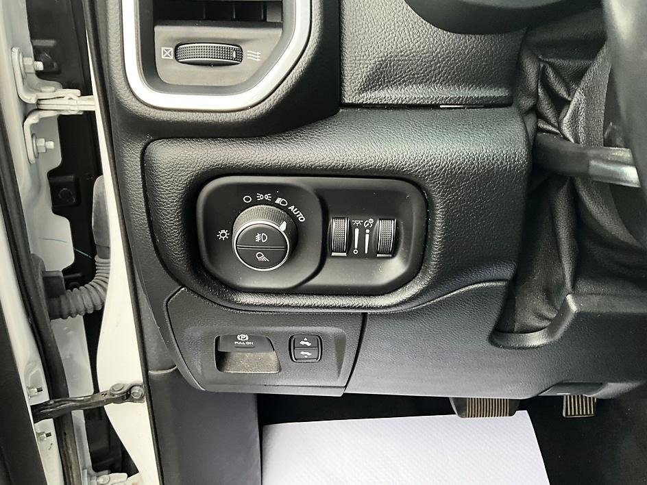 Used 2022 White Ram Laramie image 16