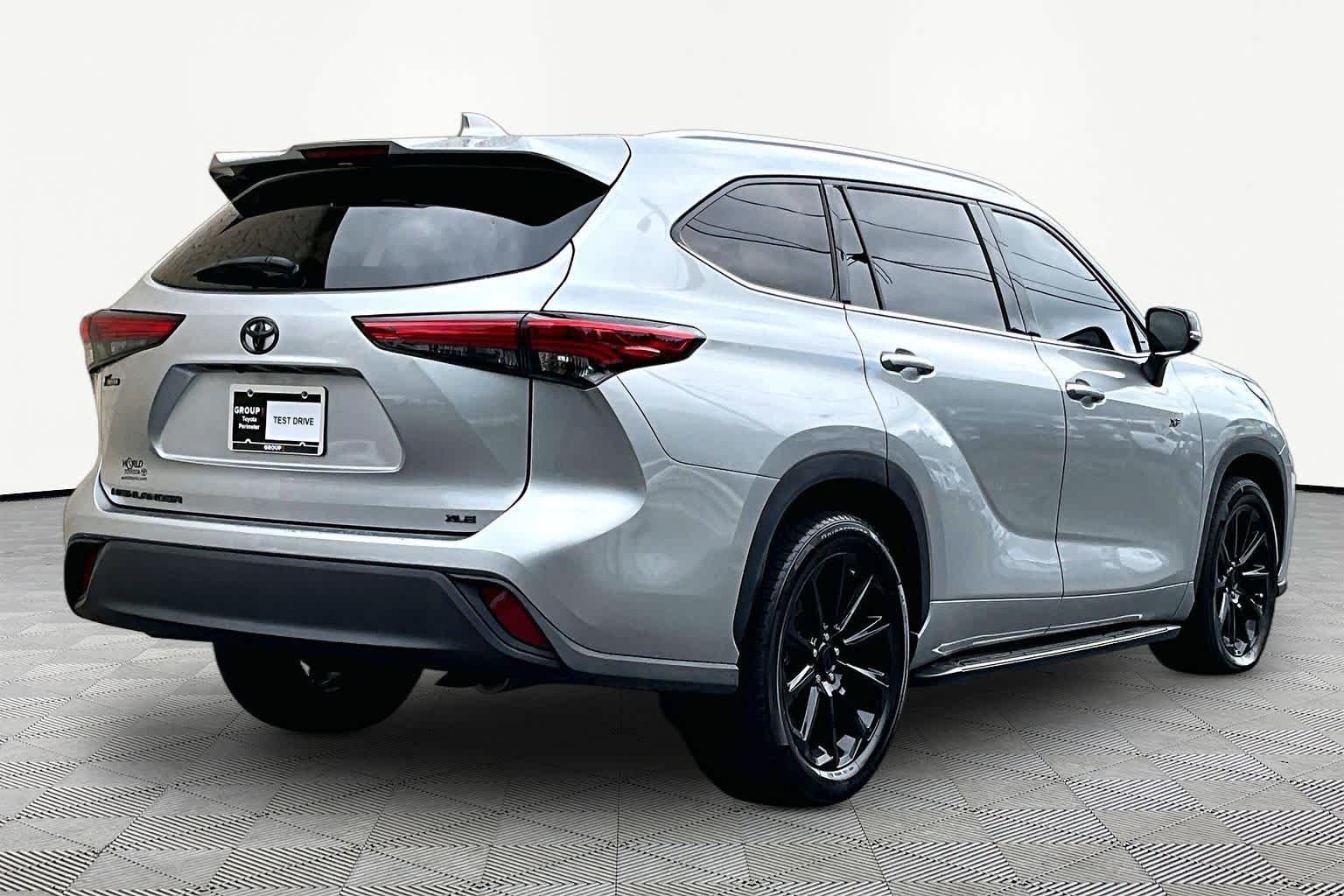 Used 2022 Celestial Silver Metallic Toyota XLE image 13
