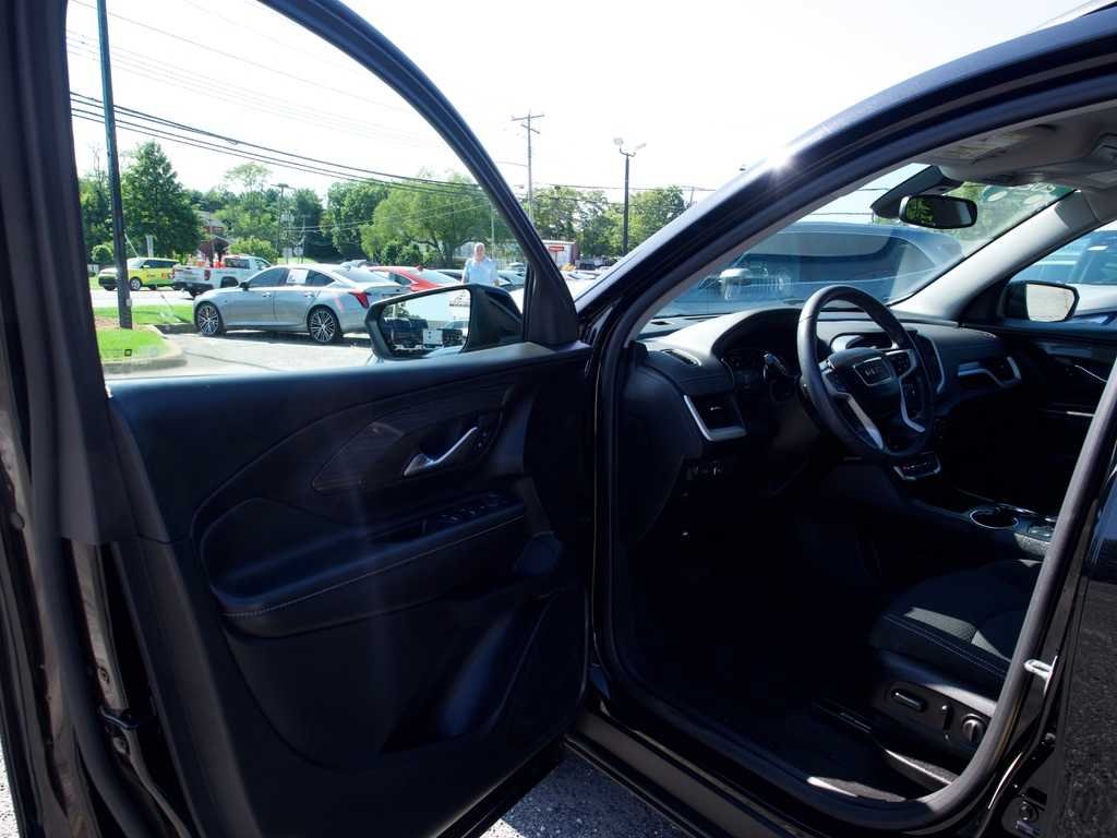 2023 GMC Terrain SLE - Photo 13
