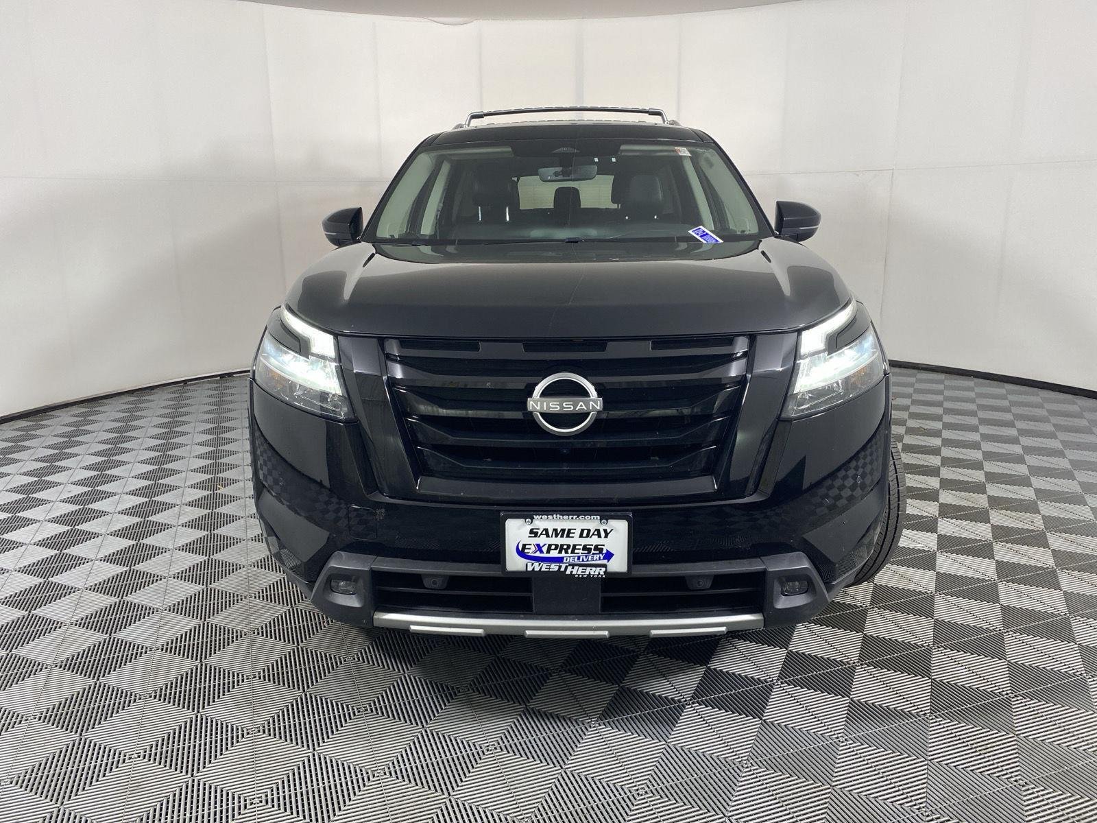 Used 2024 Super Black Nissan SL image 2