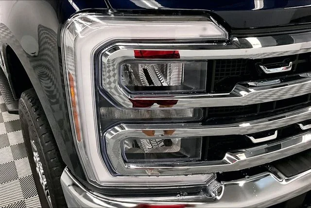 Used 2025 Antimatter Blue Metallic Ford Lariat image 34