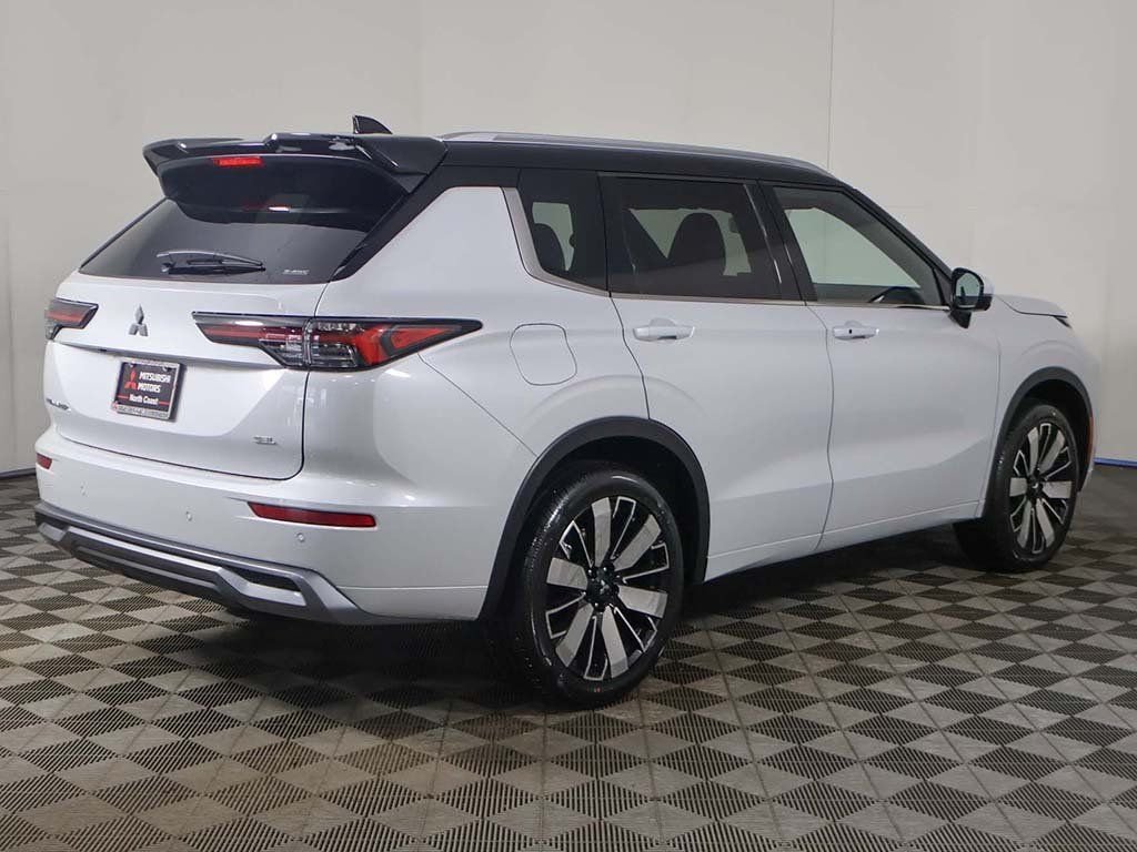New 2026 White Mitsubishi SEL image 16