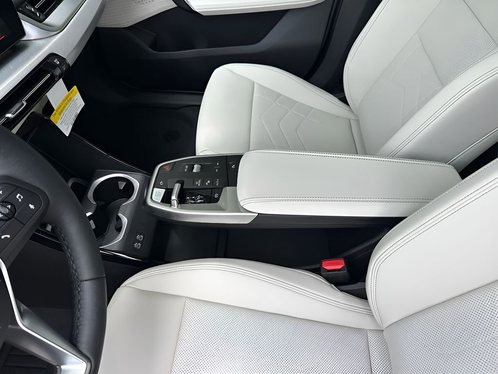 New 2026 Space Silver Metallic BMW xDrive28i image 20