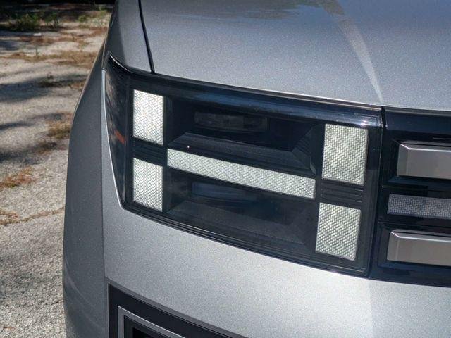 New 2027 Silver Hyundai SEL FWD image 9