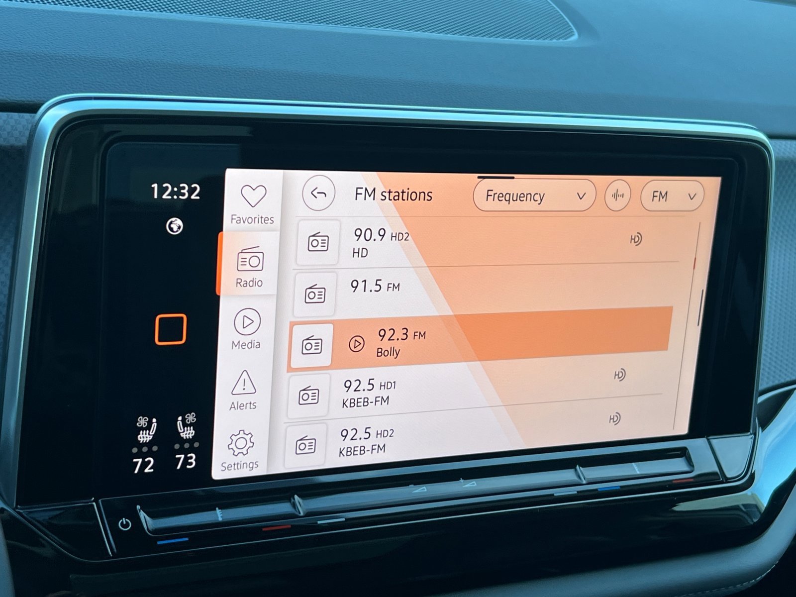 New 2026 Opal White Pearl Volkswagen 2.0T Peak Edition image 18