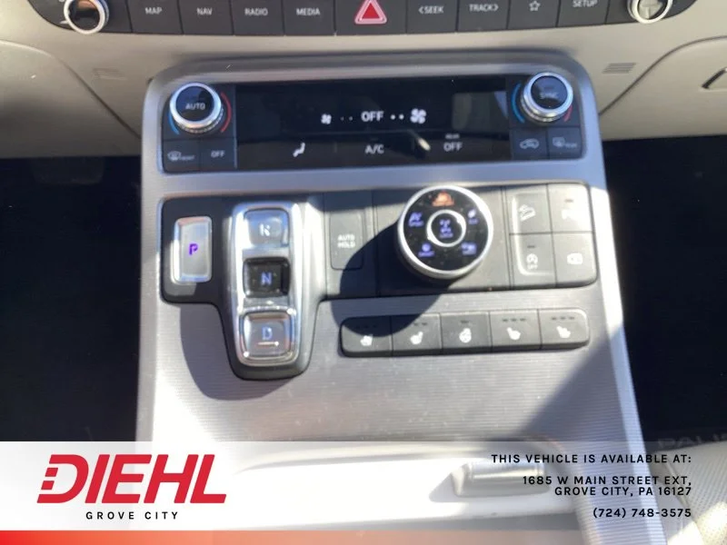 Used 2023 White Hyundai Calligraphy image 23